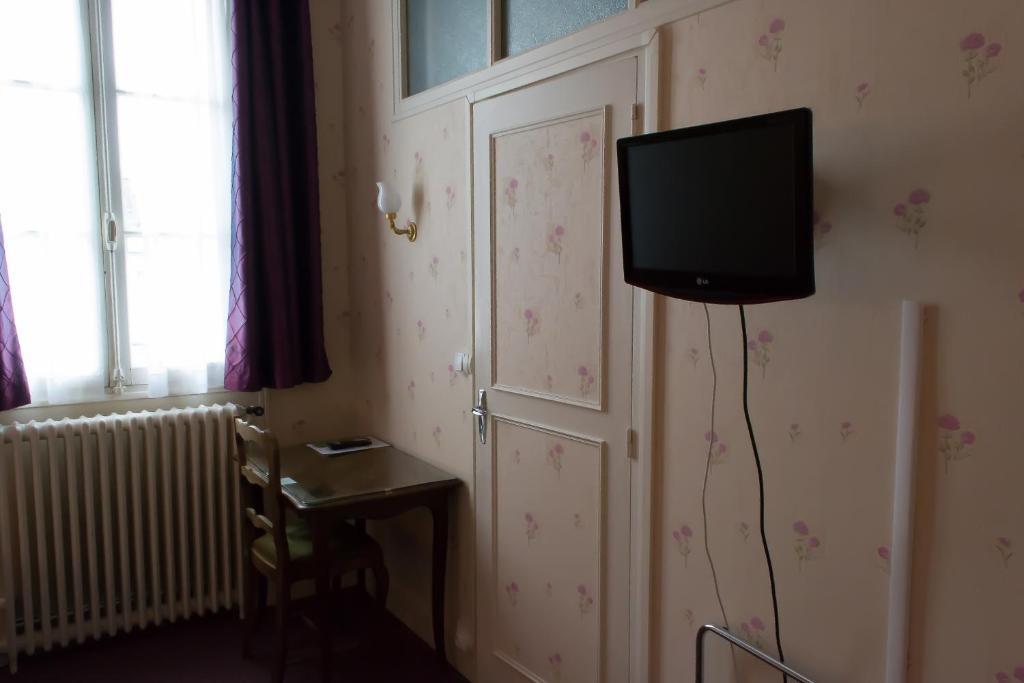 La Tete Noire Hotel Montrichard Exterior photo